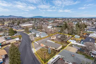 1066 SW Canyon Dr, Redmond, OR 97756 - Photo 31