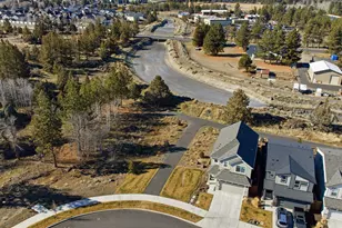 3026 NE Red Jasper Pl, Bend, OR 97701 - Photo 39