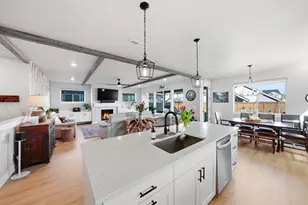 3026 NE Red Jasper Pl, Bend, OR 97701 - Photo 11