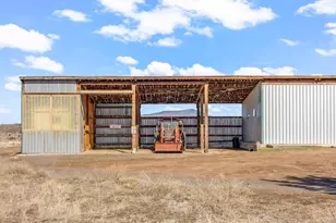 1164 SW Parrish Ln, Powell Butte, OR 97753 - Photo 3