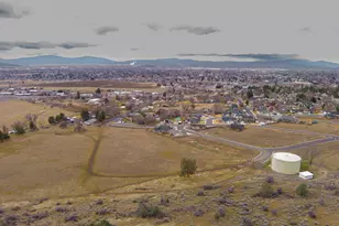 8131 Markgraf Ln, Klamath Falls, OR 97603 - Photo 31