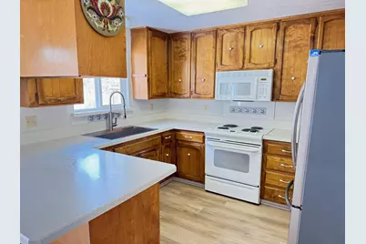 21024 SE Azalia Avenue, Bend, OR 97702 - Photo 3