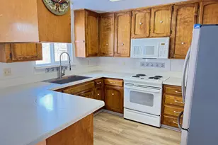 21024 SE Azalia Ave, Bend, OR 97702 - Photo 3