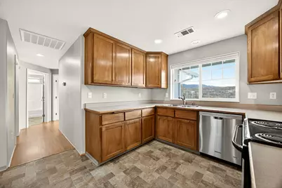 1247 Shafer Lane, Medford, OR 97501 - Photo 7