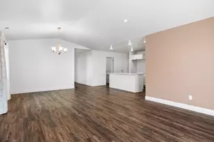 3537 NW 10th Pl, Redmond, OR 97756 - Photo 7