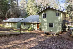 304 Woodlake Dr, Grants Pass, OR 97527 - Photo 31