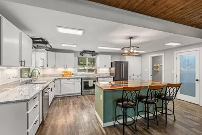 304 Woodlake Drive, Grants Pass, OR 97527 - Photo 3