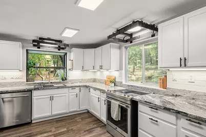 304 Woodlake Drive, Grants Pass, OR 97527 - Photo 5