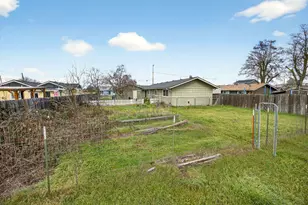 470 De Barr Ave, Medford, OR 97501 - Photo 7