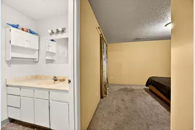 470 De Barr Avenue, Medford, OR 97501 - Photo 17