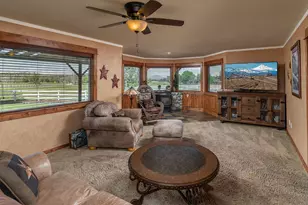 6419 NE Juniper Ridge Rd, Redmond, OR 97756 - Photo 23