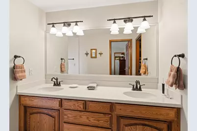 2435 Heritage Way, Medford, OR 97504 - Photo 23