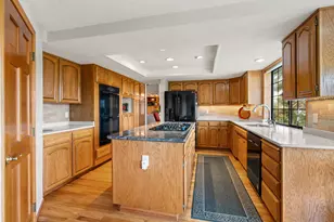 2435 Heritage Way, Medford, OR 97504 - Photo 11