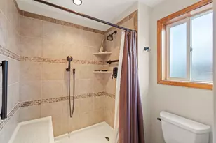 2435 Heritage Way, Medford, OR 97504 - Photo 25
