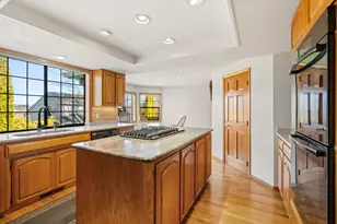 2435 Heritage Way, Medford, OR 97504 - Photo 9