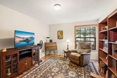 2435 Heritage Way, Medford, OR 97504 - Photo 19