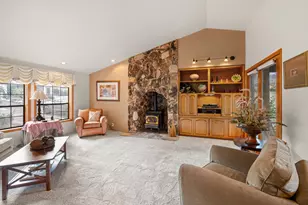 2435 Heritage Way, Medford, OR 97504 - Photo 3