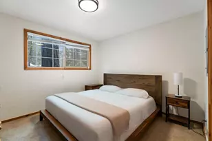 56926 E Park Ln, Sunriver, OR 97707 - Photo 27