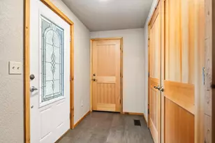 56926 E Park Ln, Sunriver, OR 97707 - Photo 17