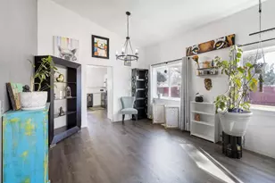 2146 NW 22nd St, Redmond, OR 97756 - Photo 3