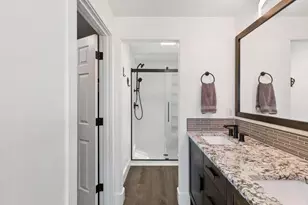 2146 NW 22nd St, Redmond, OR 97756 - Photo 15