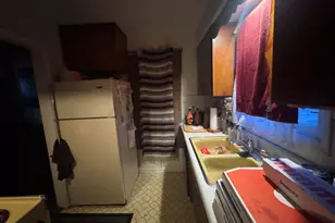 1052 W 12th St, Medford, OR 97501 - Photo 11