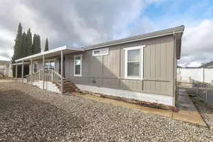 298 Whispering Willow Dr, Grants Pass, OR 97527 - Photo 3