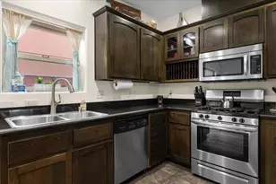 2210 E Barnett Rd, Medford, OR 97504 - Photo 9