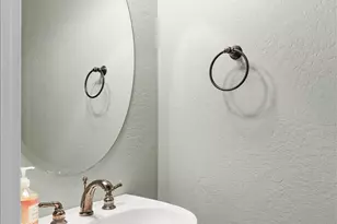 2210 E Barnett Rd, Medford, OR 97504 - Photo 11