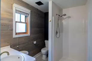 335 S Cottonwood St, Sisters, OR 97759 - Photo 27