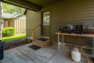 335 S Cottonwood St, Sisters, OR 97759 - Photo 29