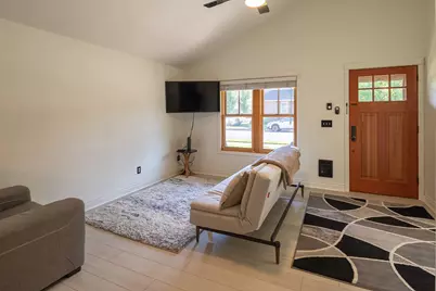 335 S Cottonwood Street, Sisters, OR 97759 - Photo 5