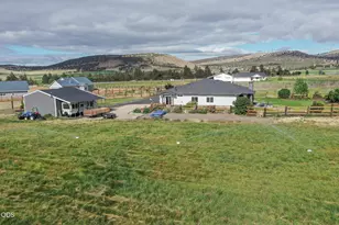 8933 NW Elizabeth Way, Prineville, OR 97754 - Photo 25