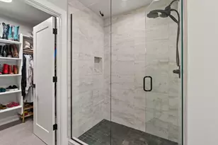 63204 NW Red Butte Ct, Bend, OR 97703 - Photo 23