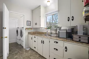 1437 NW Hawthorne Ave, Grants Pass, OR 97526 - Photo 11