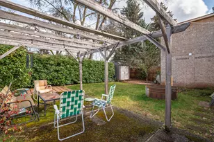 1437 NW Hawthorne Ave, Grants Pass, OR 97526 - Photo 25