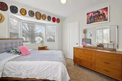 1437 NW Hawthorne Avenue, Grants Pass, OR 97526 - Photo 17