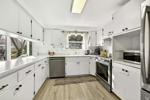 3418 S Stage Rd, Medford, OR 97501 - Photo 9