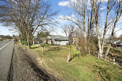 3418 S Stage Road, Medford, OR 97501 - Photo 3