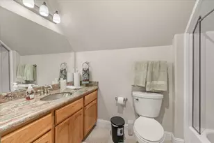 279 Robert Trent Jones Blvd, Eagle Point, OR 97524 - Photo 29