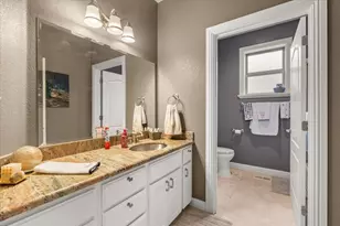 279 Robert Trent Jones Blvd, Eagle Point, OR 97524 - Photo 25