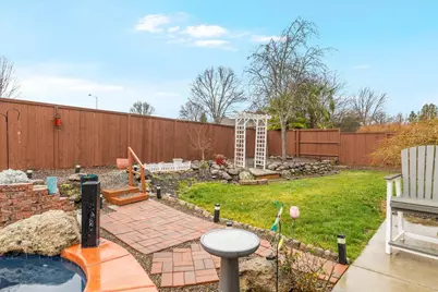 279 Robert Trent Jones Boulevard, Eagle Point, OR 97524 - Photo 39