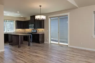 51844 Hollinshead Pl, La Pine, OR 97739 - Photo 9