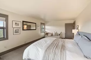 1627 NW Summit Dr, Bend, OR 97703 - Photo 47