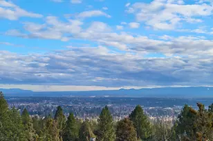 1627 NW Summit Dr, Bend, OR 97703 - Photo 1