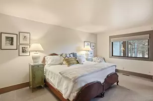 1627 NW Summit Dr, Bend, OR 97703 - Photo 55