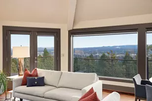 1627 NW Summit Dr, Bend, OR 97703 - Photo 11