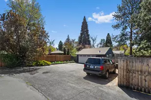 924 NE 9th St, Bend, OR 97701 - Photo 41
