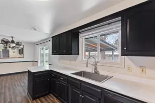 1110 SW Juniper Dr, Grants Pass, OR 97526 - Photo 9