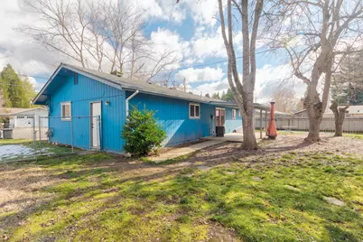 1110 SW Juniper Drive, Grants Pass, OR 97526 - Photo 3